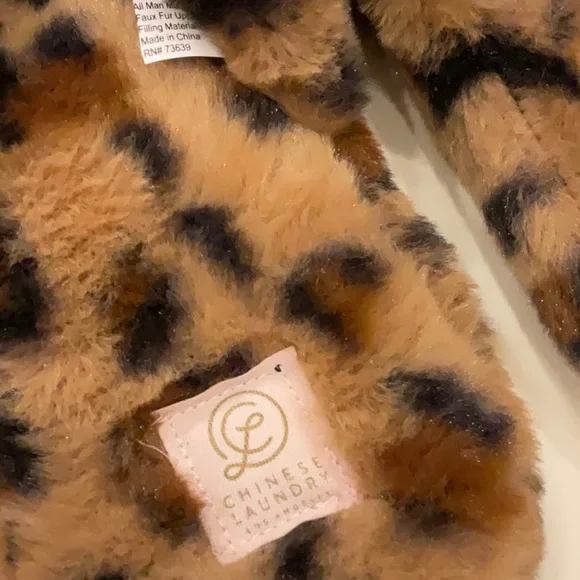 Chinese Laundry Cheetah Slippers Size 12 - Picture 2 of 4